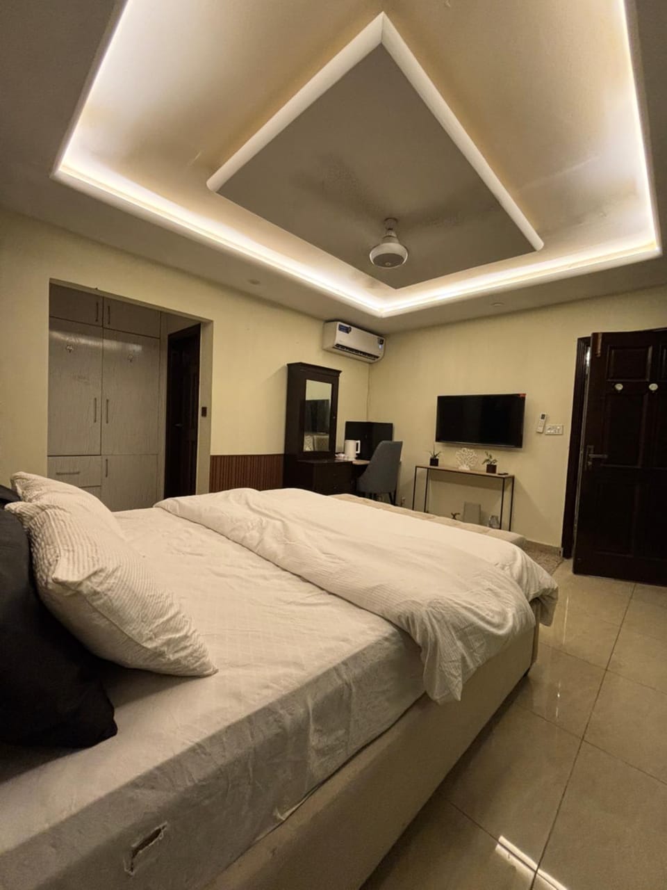 Bed, Bedroom