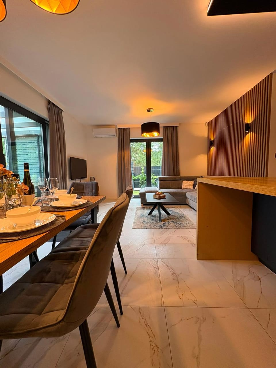 Kitchen or kitchenette, Living room