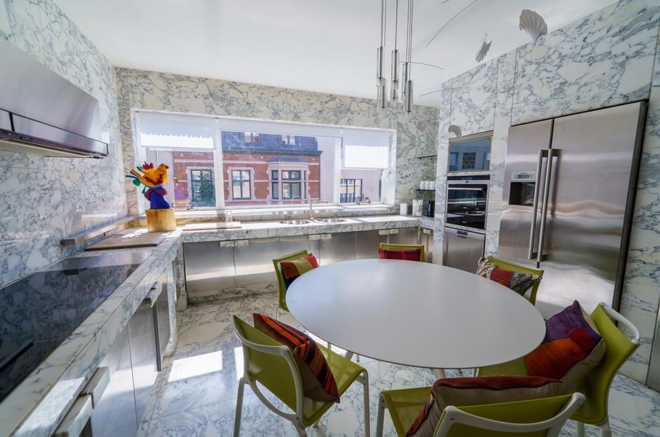 Maison Lemonnier - A place that reunites with 5 luxury bedrooms and rooftop House in Ixelles