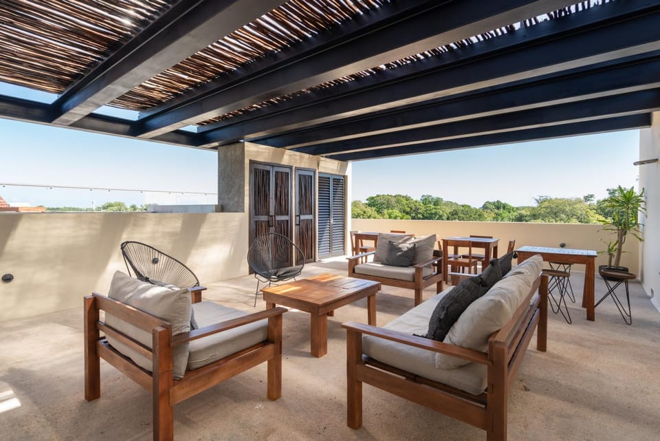 Patio, Day, View (from property/room), Balcony/Terrace, Living room, Seating area, Dining area, sunbed