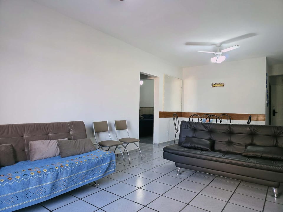 Apartamento com 2 Quartos e Ar Condicionado a 400 m da Praia do Forte Apartment in Cabo Frio