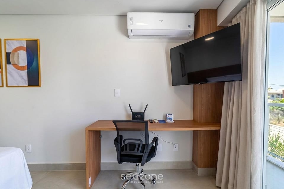 TV and multimedia, Balcony/Terrace, Seating area, Bedroom