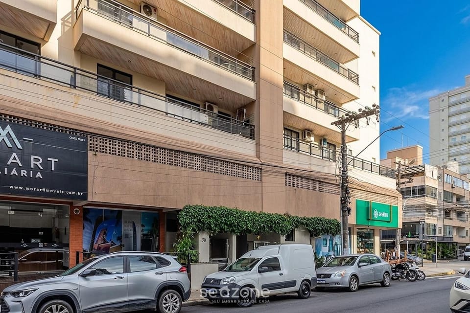 Facade/entrance, Off site, City view
