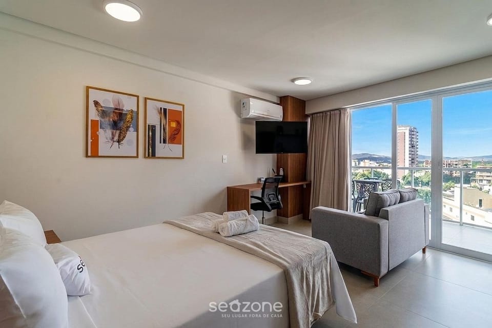 TV and multimedia, Balcony/Terrace, Living room, Bedroom, City view