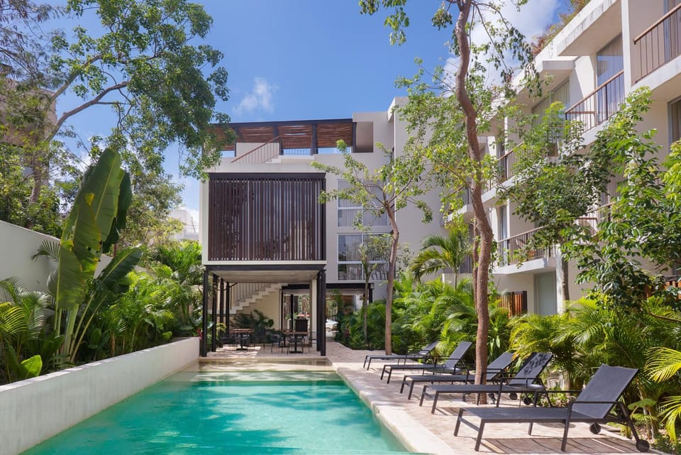 Property building, Patio, Day, Garden view, Pool view, Swimming pool, sunbed