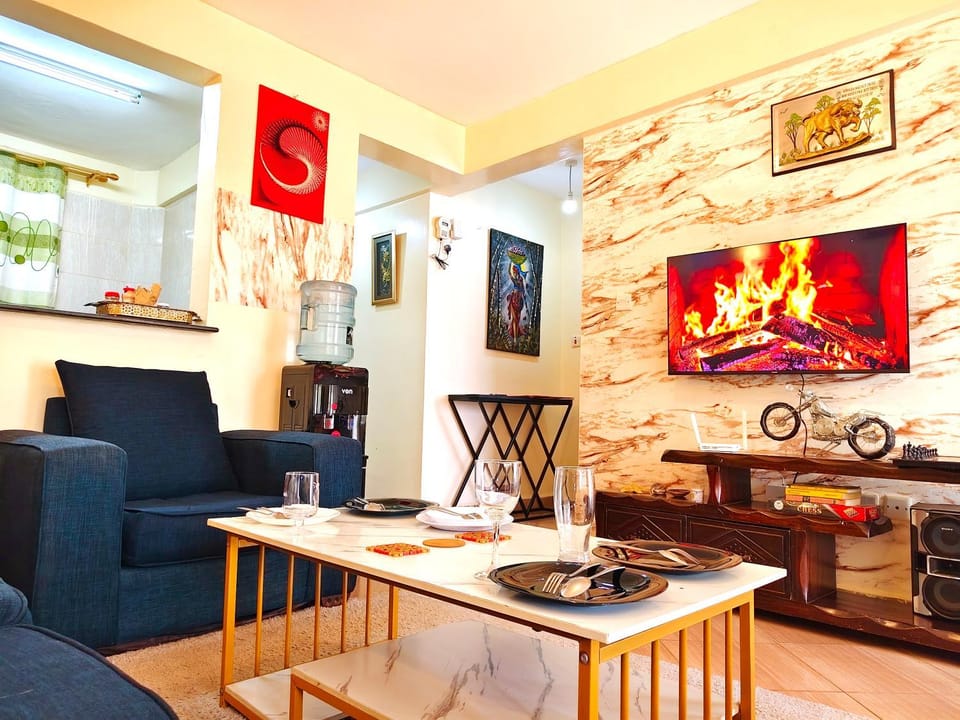 TV and multimedia, Living room, Seating area, Evening entertainment