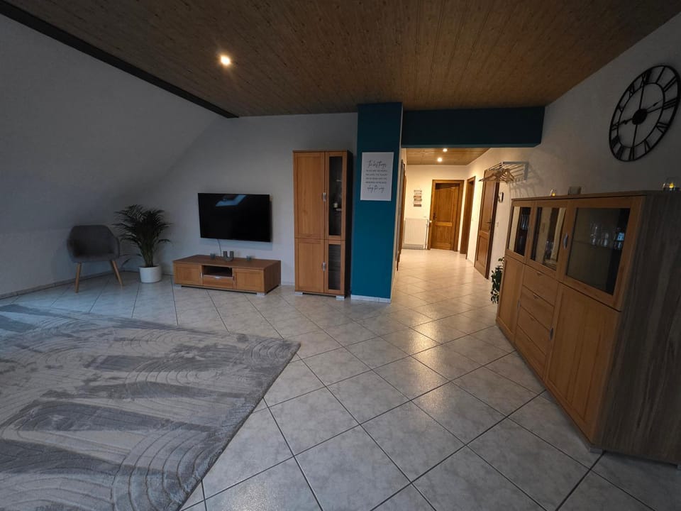 Communal lounge/ TV room, TV and multimedia, Evening entertainment