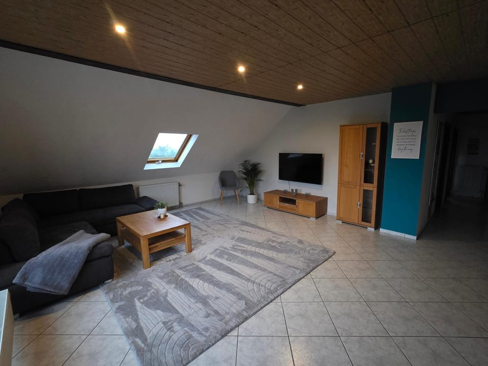 Communal lounge/ TV room, TV and multimedia, Living room, Evening entertainment