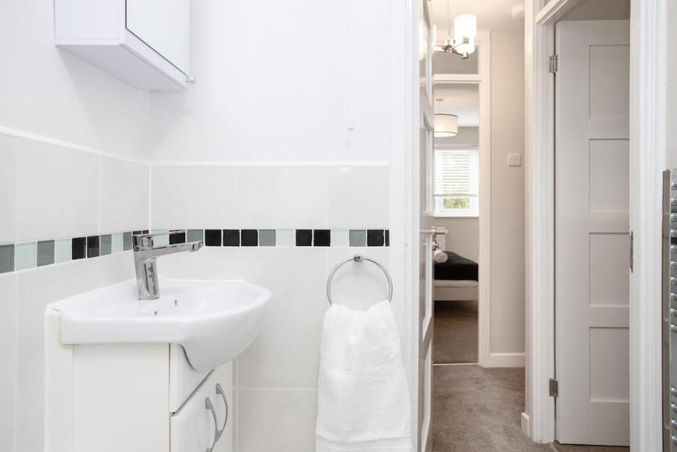 Modern Maisonette - sleeps 4- Knebworth Apartment in East Hertfordshire District