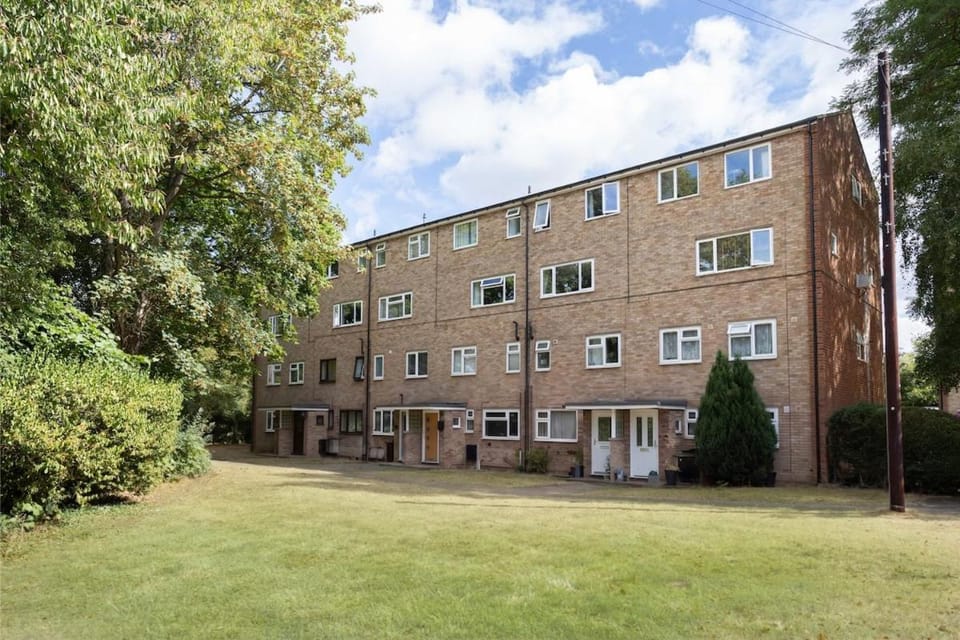 Modern Maisonette - sleeps 4- Knebworth Apartment in East Hertfordshire District