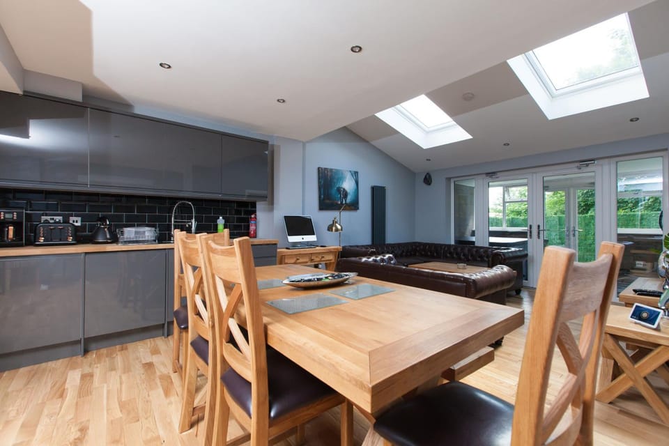 Luxurious Townhouse with Hot Tub Apartment in Edinburgh