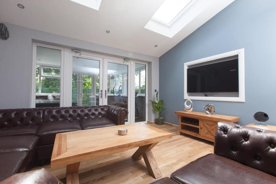 Luxurious Townhouse with Hot Tub Apartment in Edinburgh