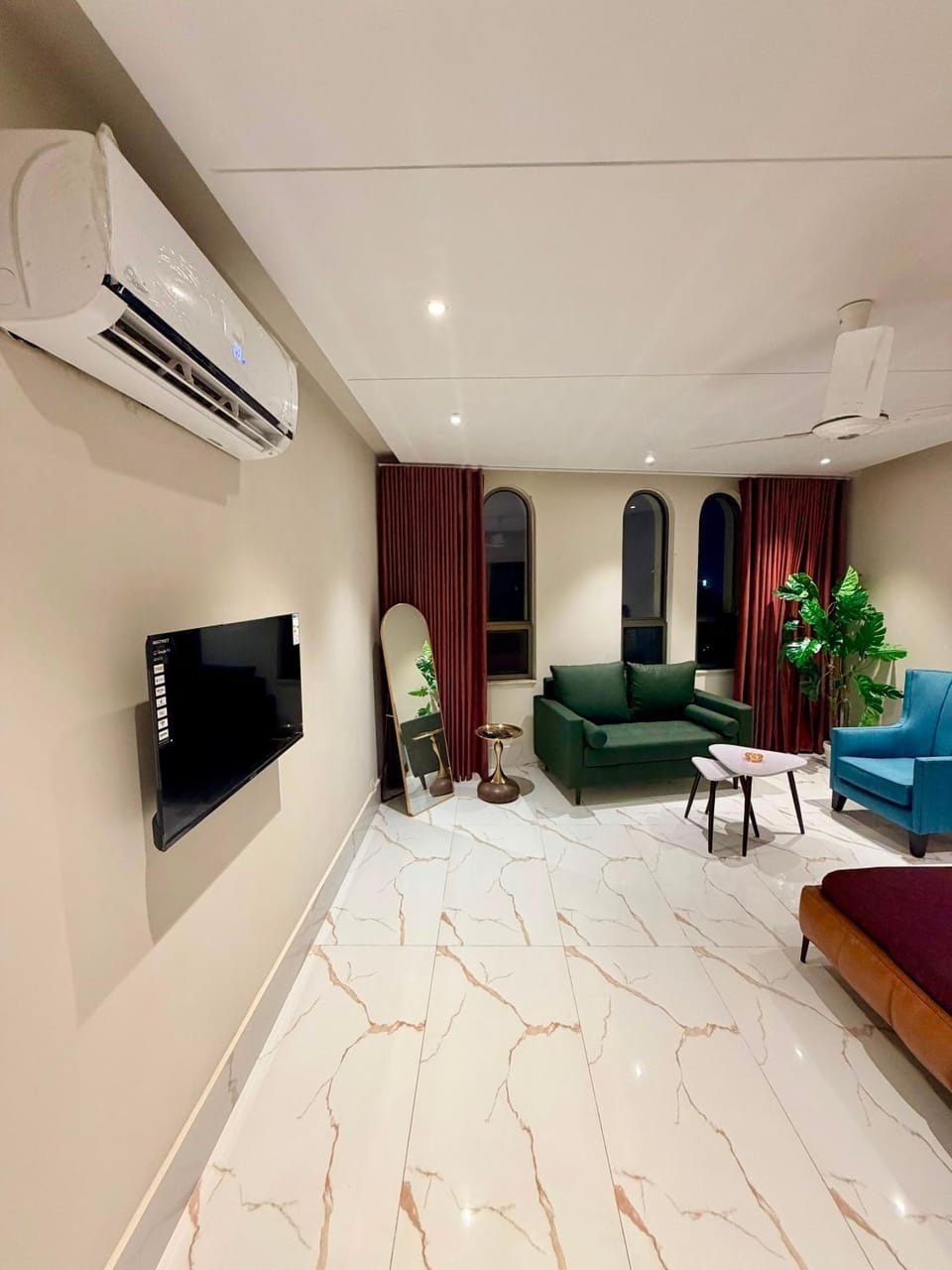 Luxury Aparment 9th Floor Gulberg Apartment in Lahore