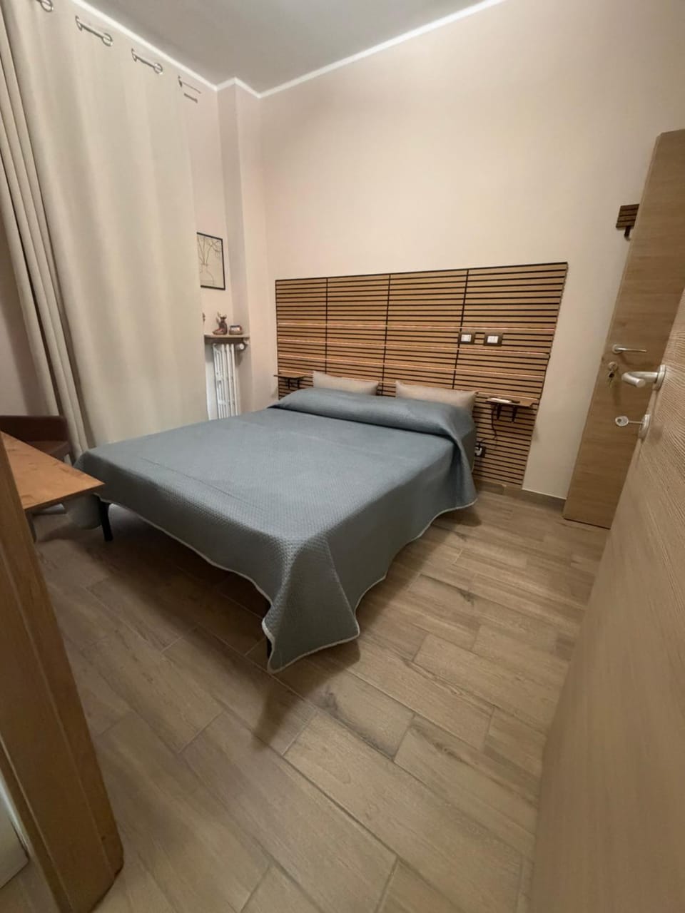 Bed, Photo of the whole room
