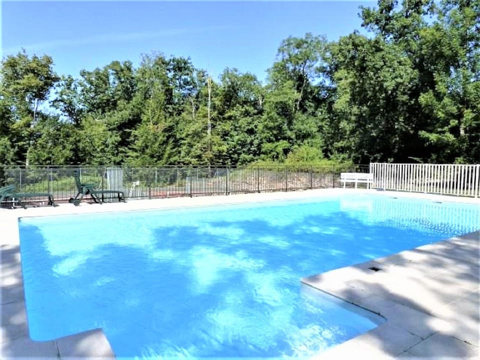 Swimming pool, Swimming pool