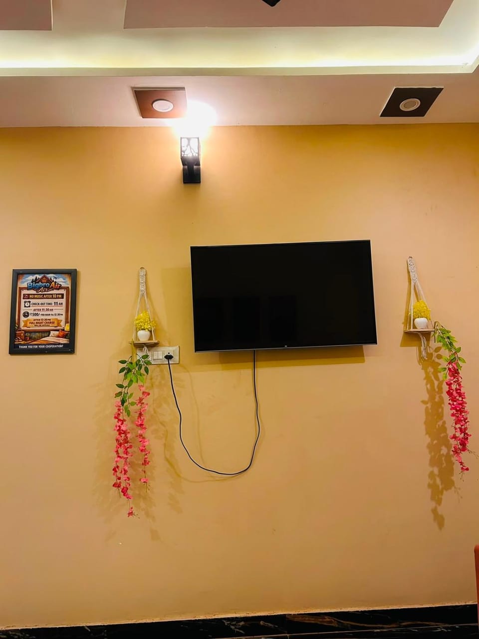 Bigbro-Air I 2BHK Near BHU N Assi Ghat Apartment in Varanasi