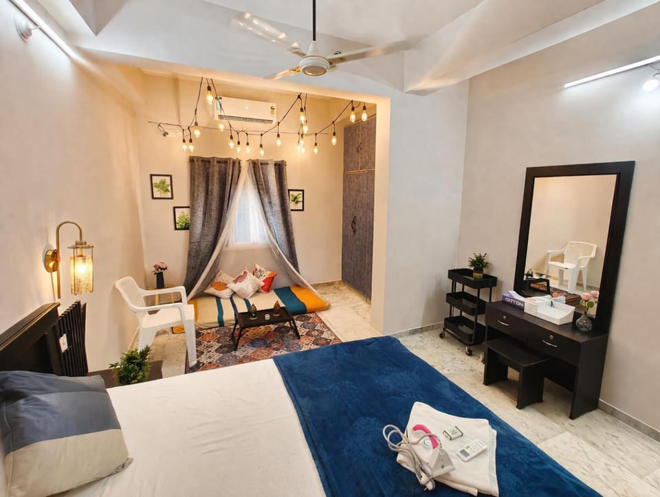 Bed, Living room, Photo of the whole room, Seating area, Dining area, Bedroom, air conditioner