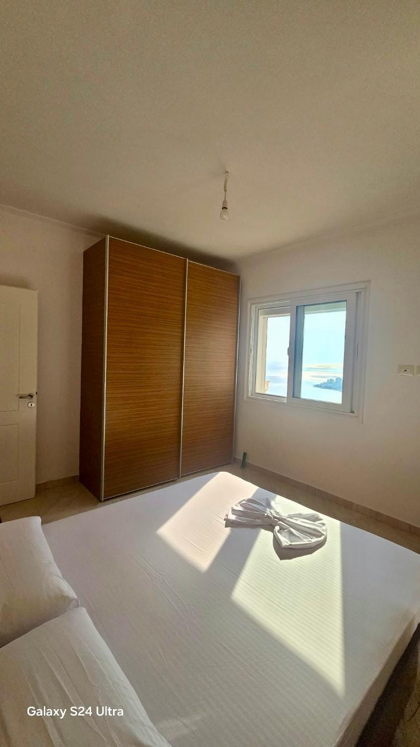 Saranda Sea & City View Apartment in Sarandë