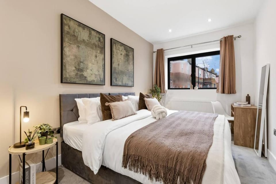 Luxury 5 bed Tower Bridge House in London Borough of Southwark