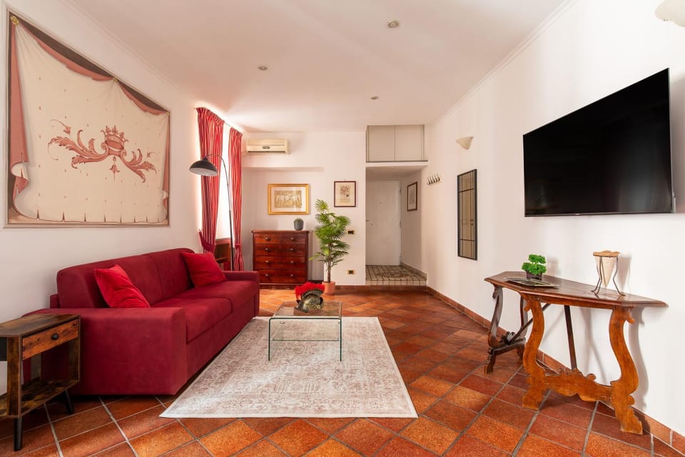 TV and multimedia, Living room, Seating area, Evening entertainment