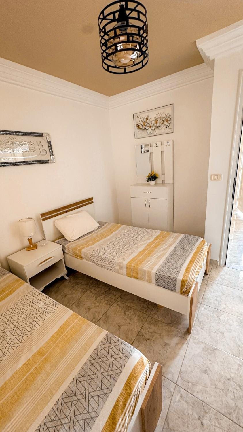 Bed, Bedroom, towels, wardrobe