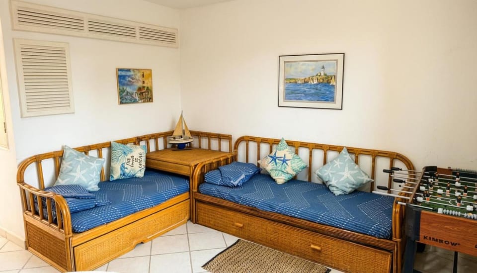Bed, Living room, Seating area