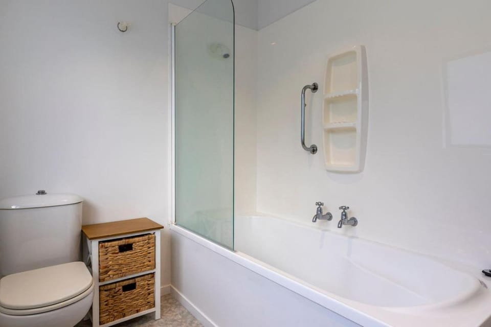Family Haven Lake Taupo Escape House in Taupo