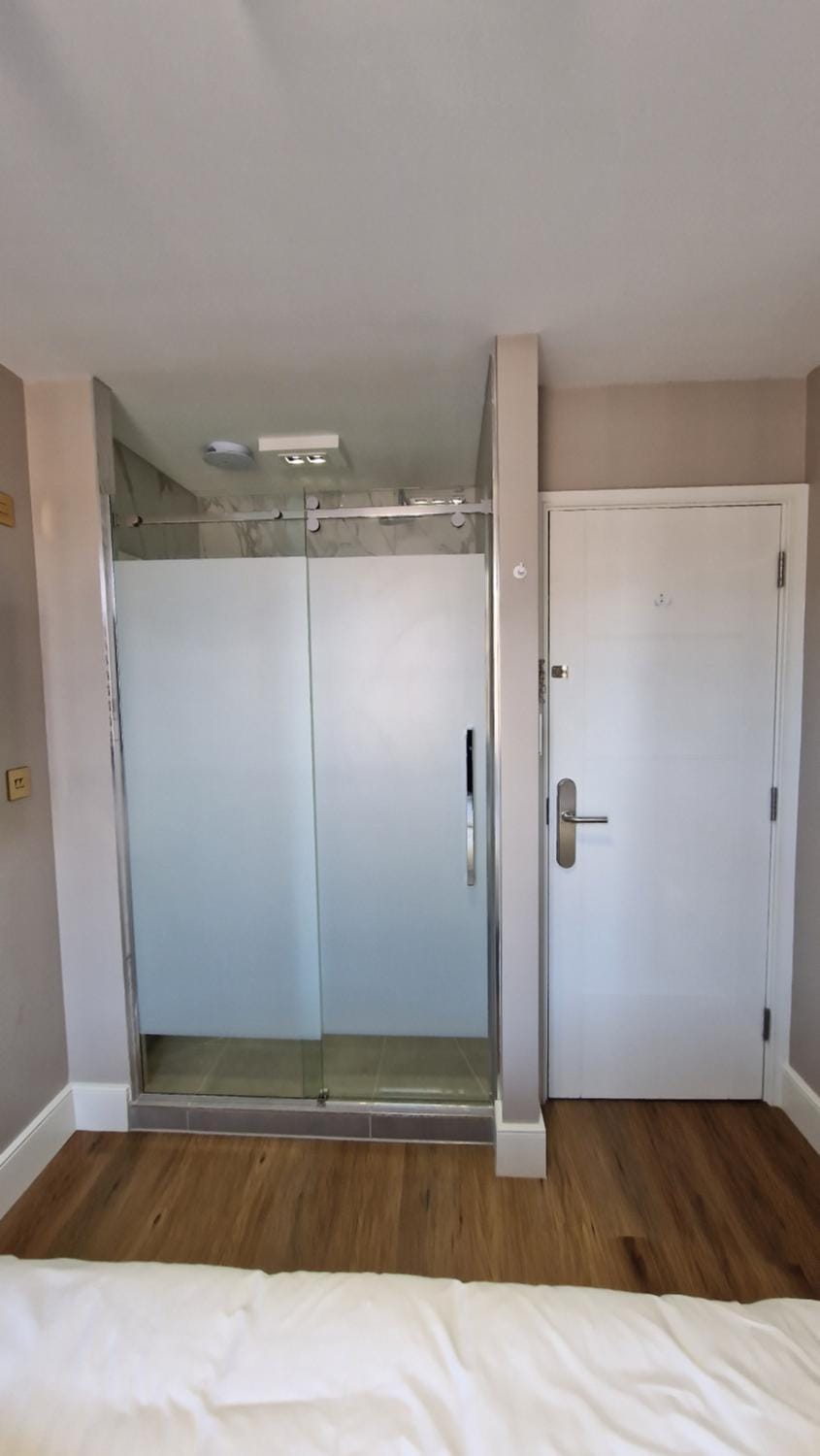 Room 27 - Front 3rd Floor - WC1 Rooms Apartment in London Borough of Islington