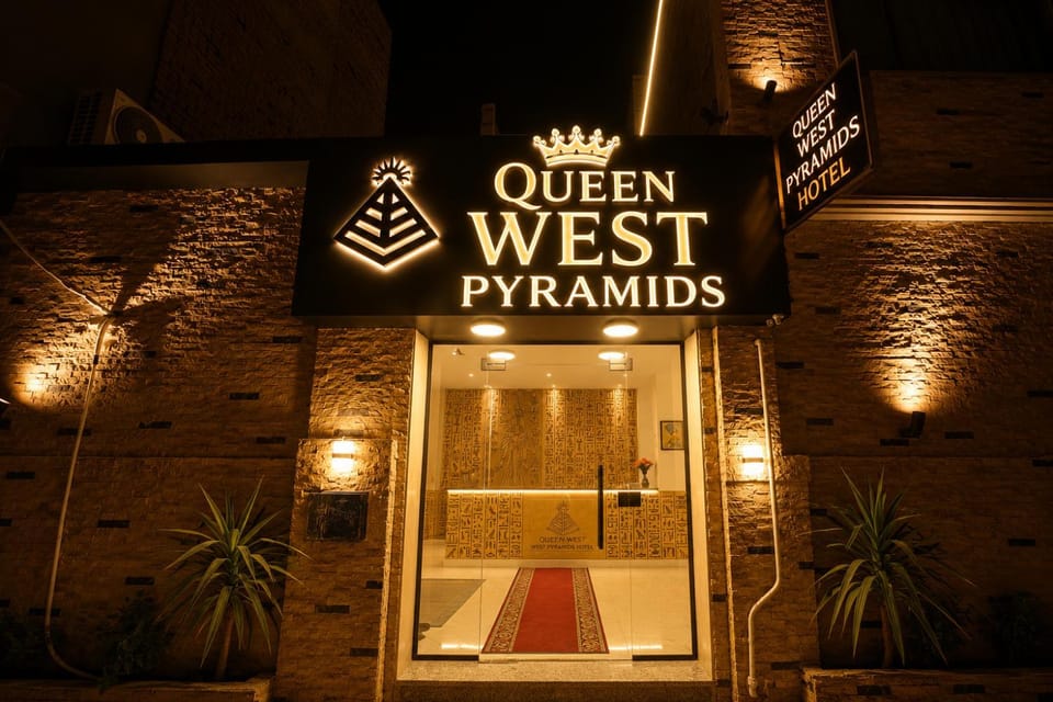 Night, Property logo or sign, Logo/Certificate/Sign, Text overlay, Street view, Certificate/Award