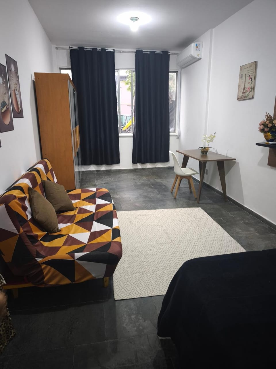 Photo of the whole room
