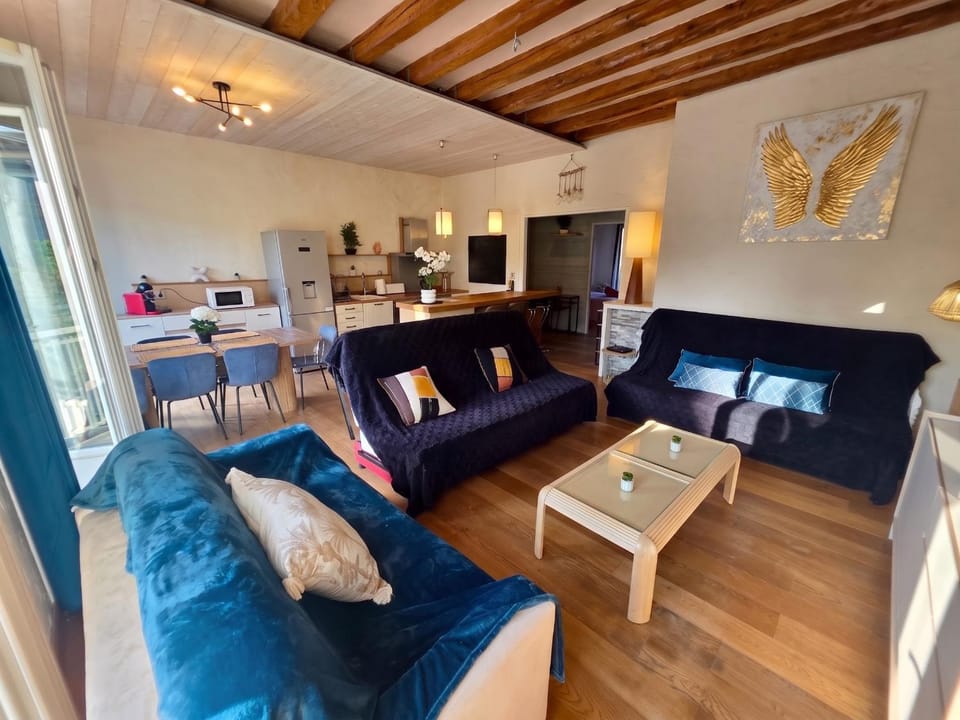 Grand T3 traversant avec 2 Balcons en Hypercentre Apartment in Aix-les-Bains