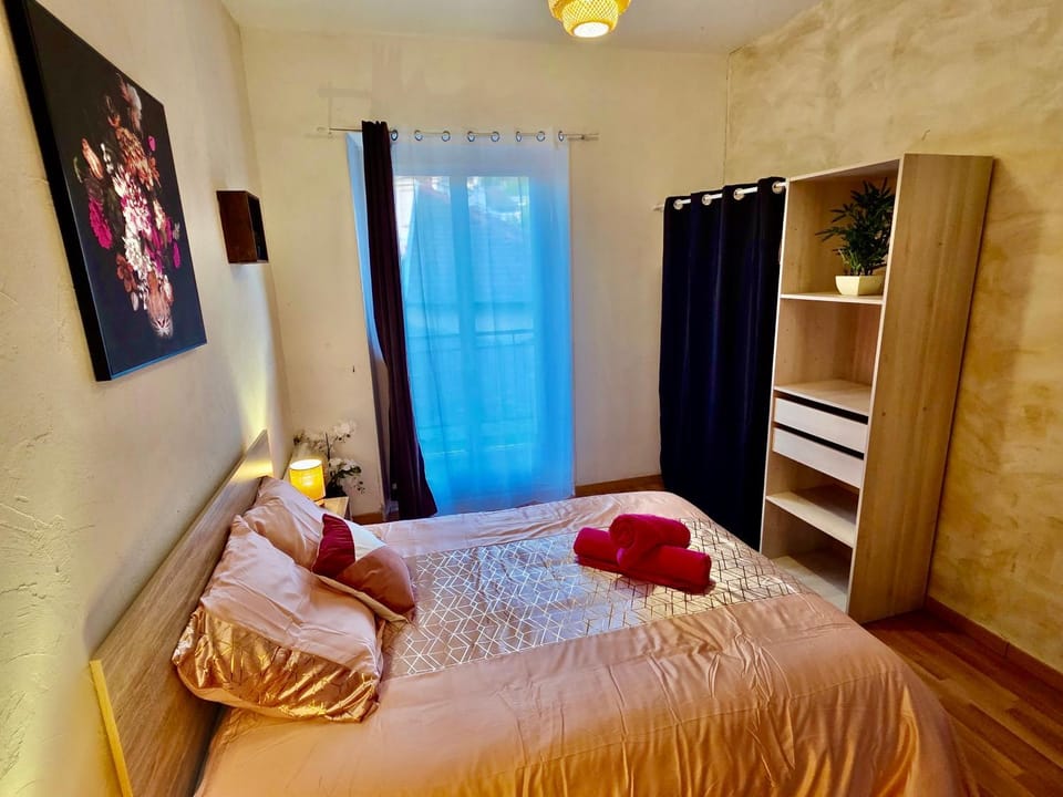 Grand T3 traversant avec 2 Balcons en Hypercentre Apartment in Aix-les-Bains
