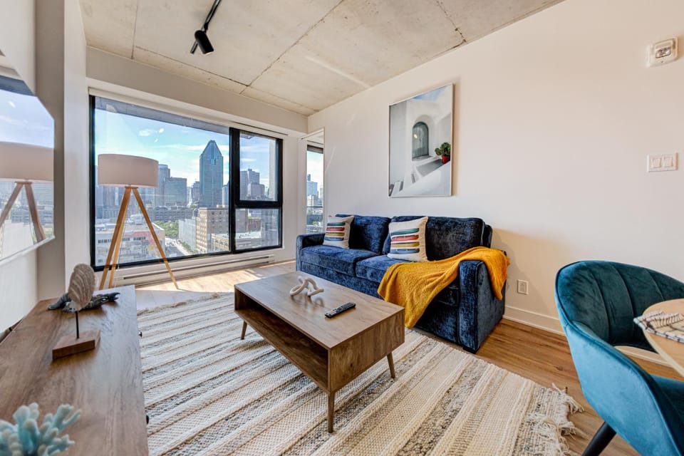 Élégant condo au cœur de lBright 2BR Downtown Montréal Condo Apartment in Montreal