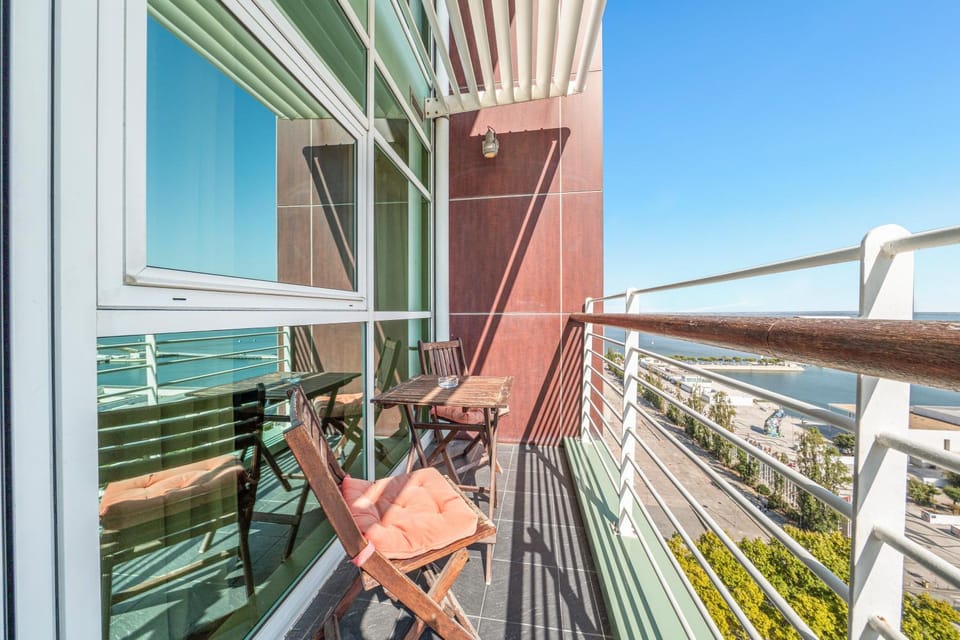 Apartamento de Alto Padrão na Expo Vista Rio Tejo Apartment in Lisbon