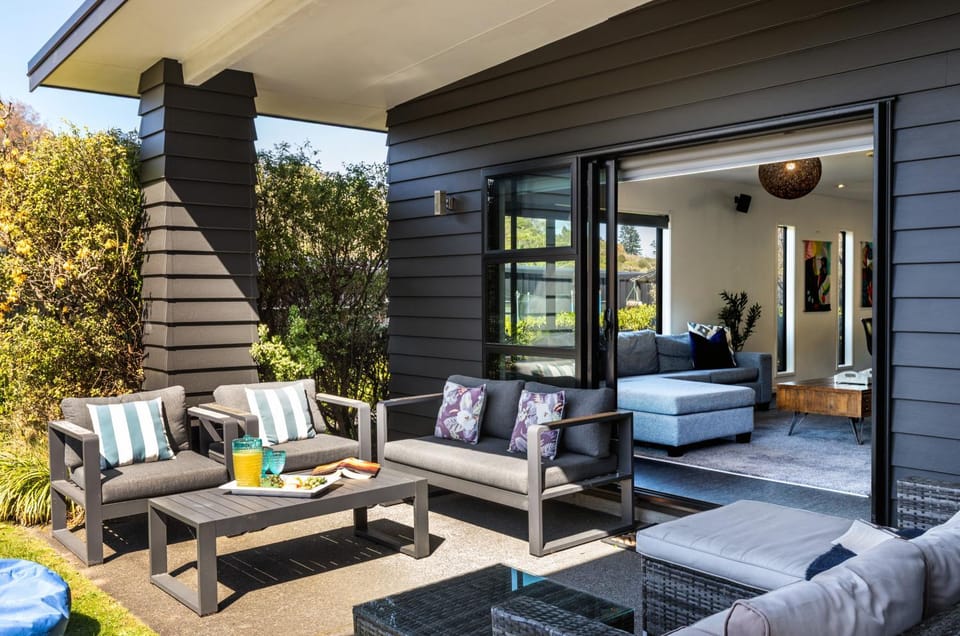 Patio, Seating area