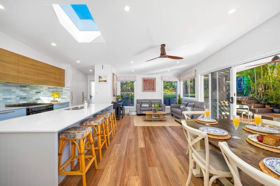Green Oasis, family home with pool, ducted air-con House in Port Macquarie