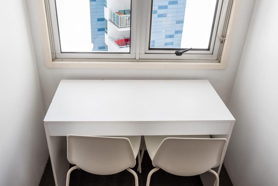 Prime Location River Glimpse 2BR Walk to CBD with Parking Apartment in Brisbane City