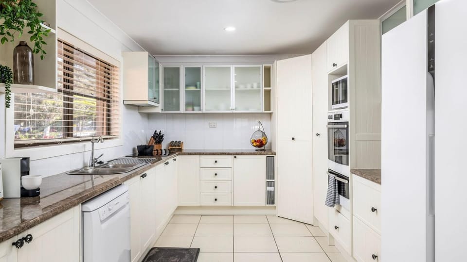 Joy on Shoal Shores with Loft House in Shoal Bay