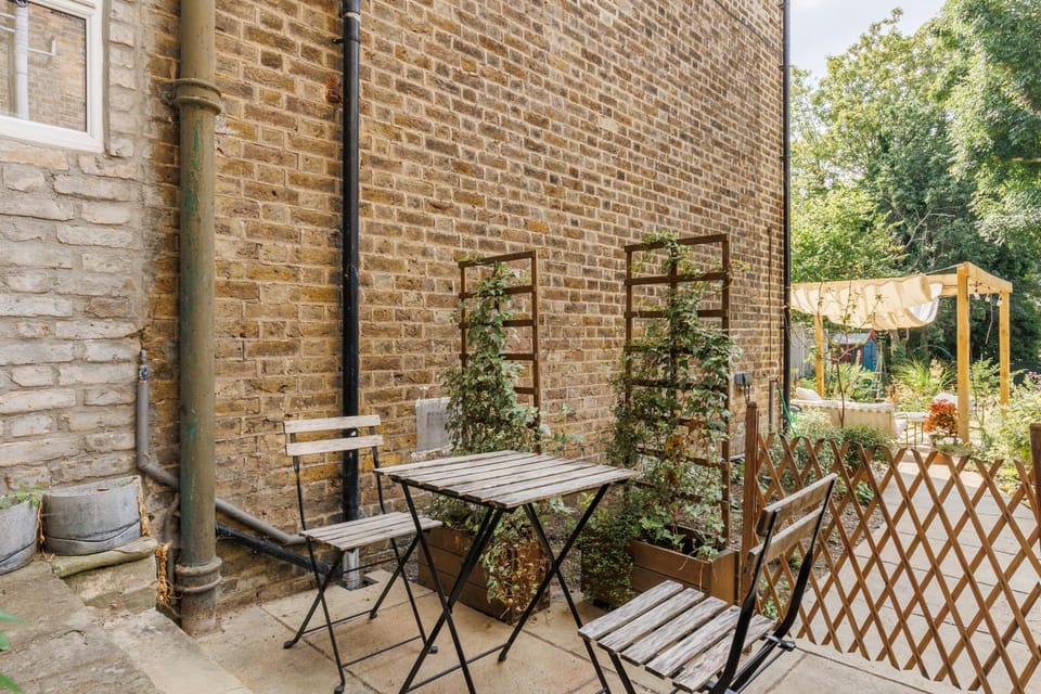 Cosy 1BR Flat with Patio in New Cross Apartment in London Borough of Southwark