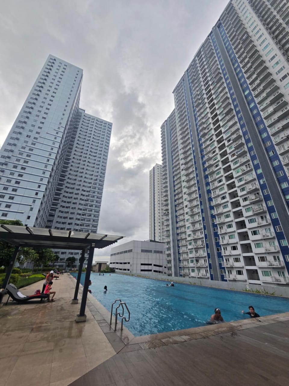 Sm north condo grass residents Apartment in Quezon City