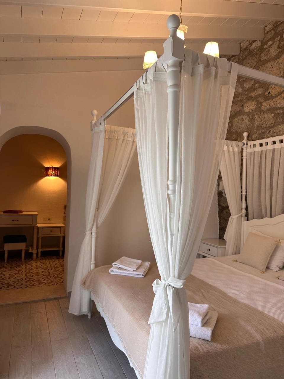 Bed, Photo of the whole room, Bedroom, towels