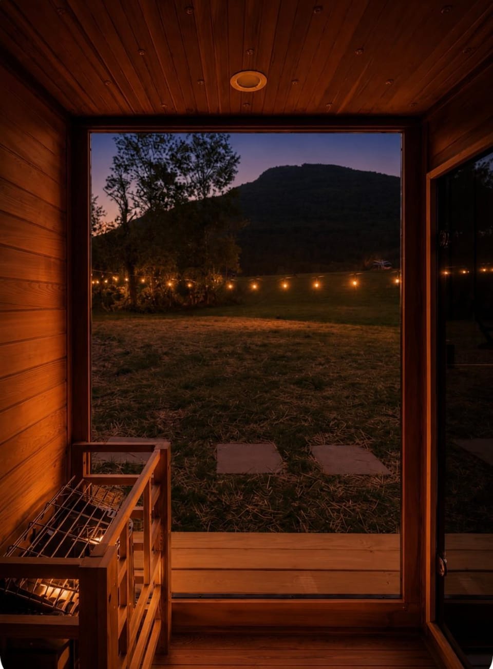 Lux 7bd-Lake-Hot tub-Sauna-Arcade-Fire pit-Dome Chalet in Hunter