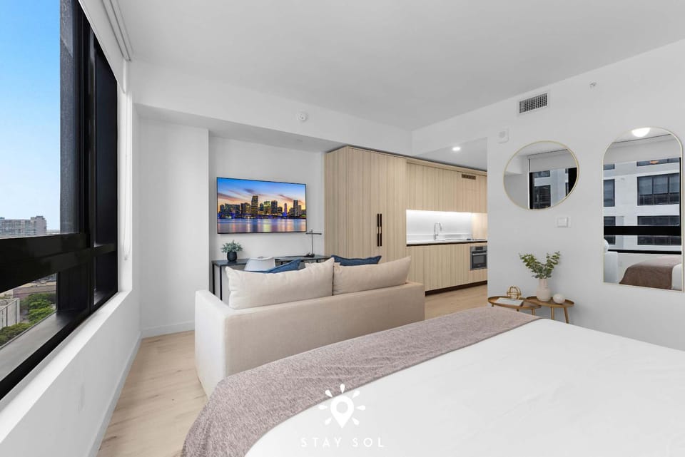 Miami Luxury Studio Rooftop Resort Style Apartment in Miami