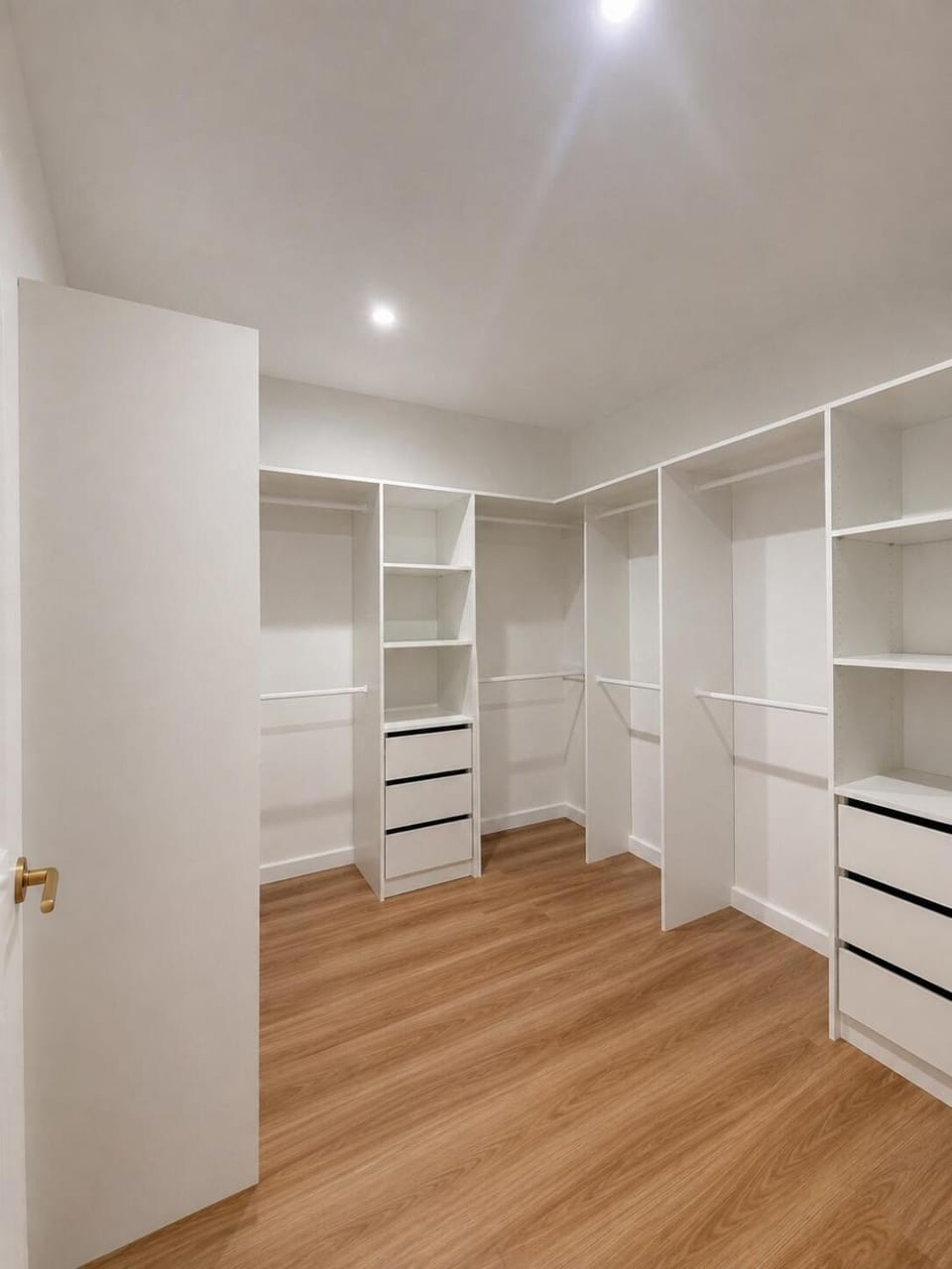 Spacious 5 Bedroom Home in Bankstown House in Sydney