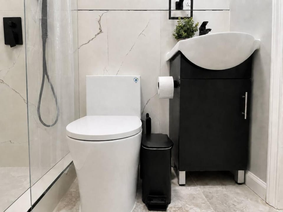 Toilet, Bathroom