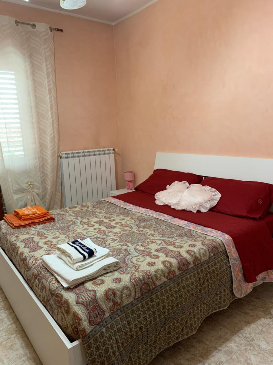 Bed, Photo of the whole room, Bedroom, internet, towels