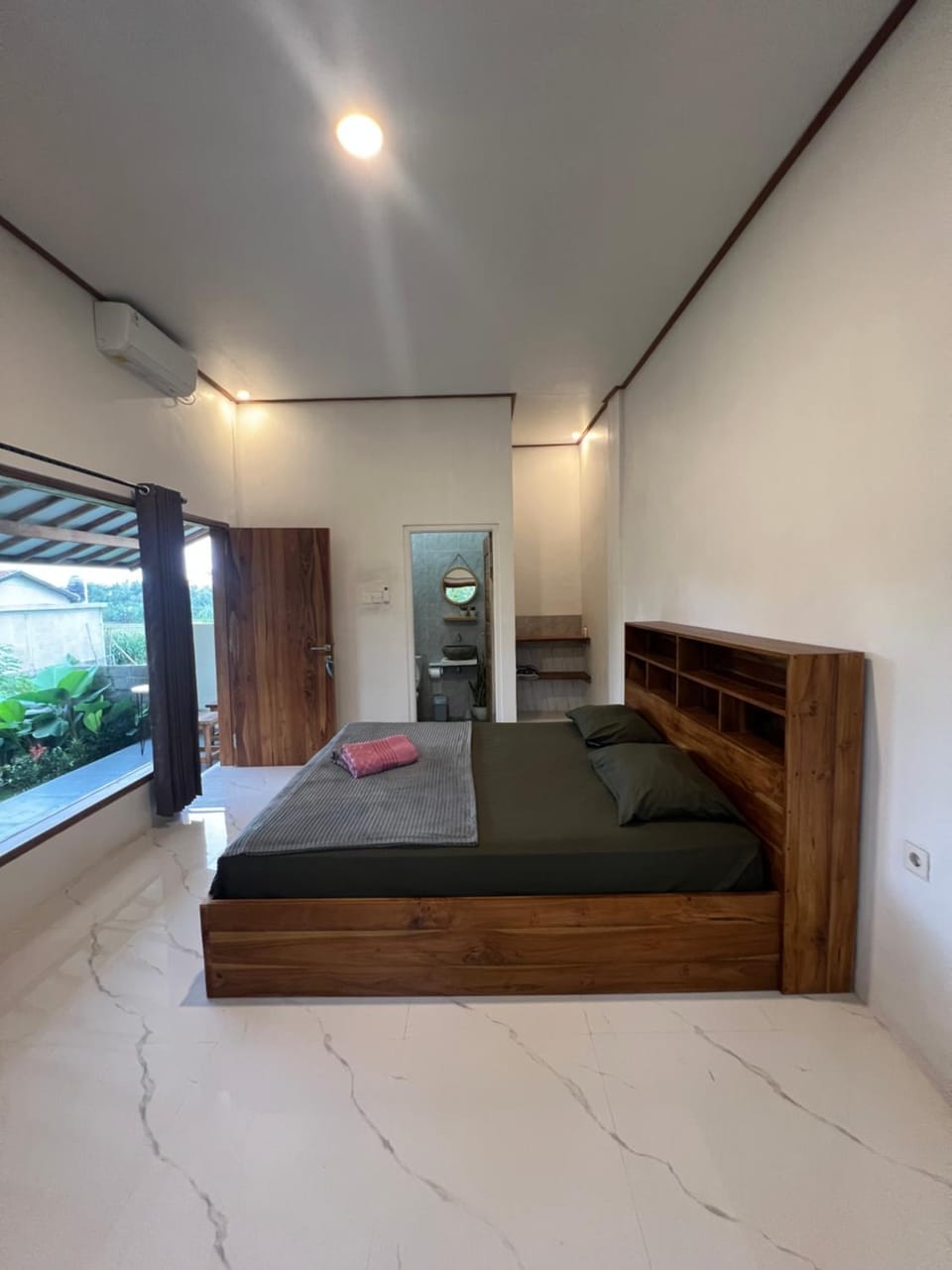 Private RIVER HOUSE Bed and Breakfast in Pekutatan