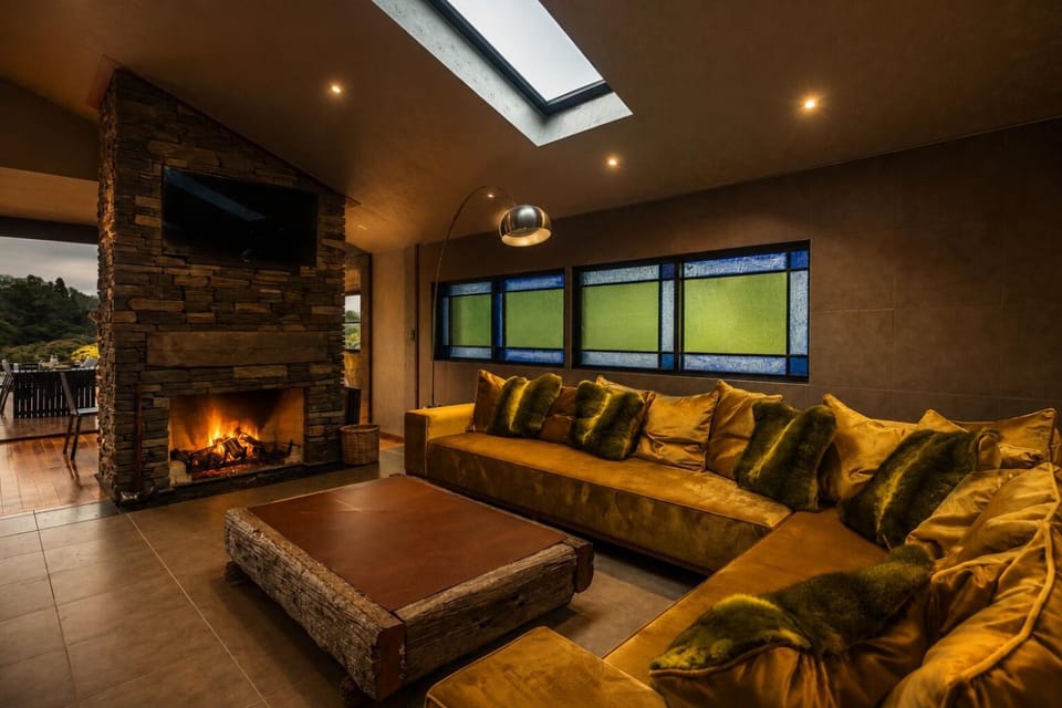 Maison Blanc Lodge - Nature Haven 4-Bed Luxury House in Auckland
