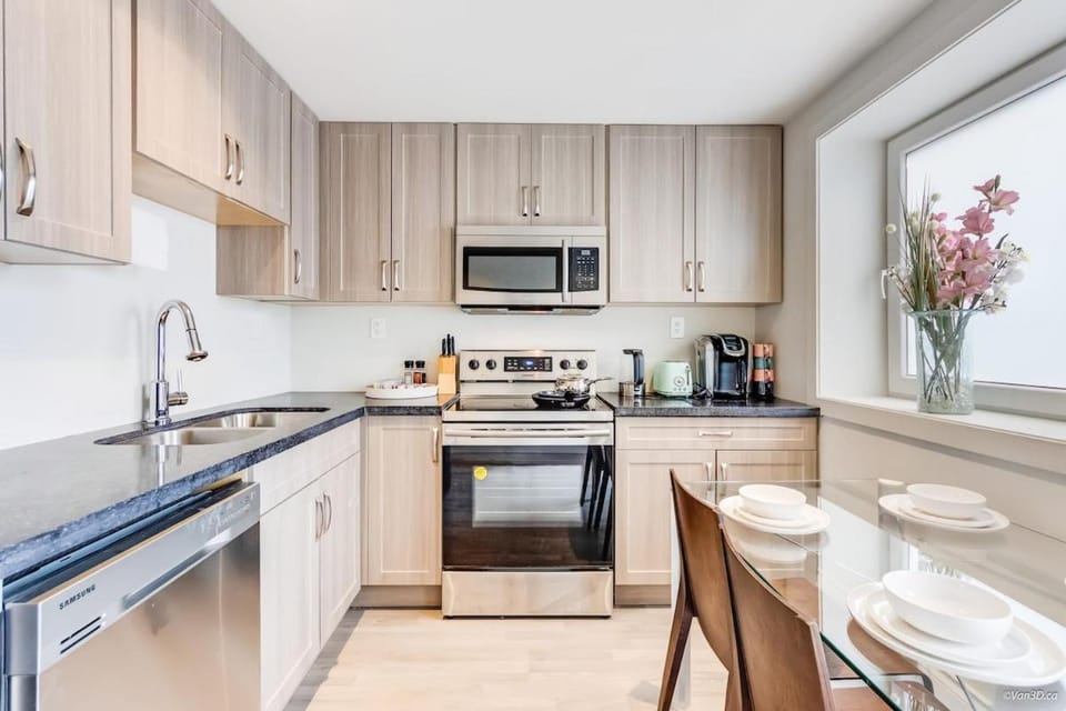 Serene Private 1BR Suite&Free Parking&Burnaby House in New Westminster