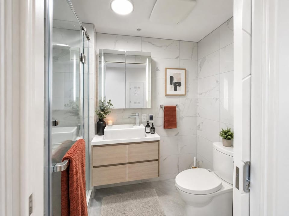 Urban 2 Bedroom Retreat on Barclay Street Apartment in Vancouver